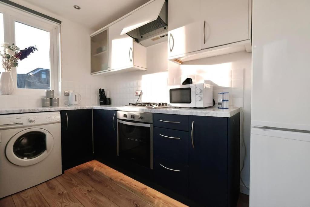 Wilton Retreat- Hot Tub, Pool Table, Parking Apartment Southampton