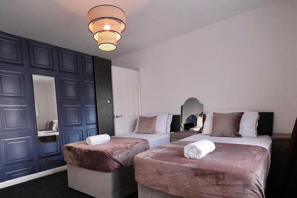 Apartment Wilton Retreat- Hot Tub, Pool Table, Parking